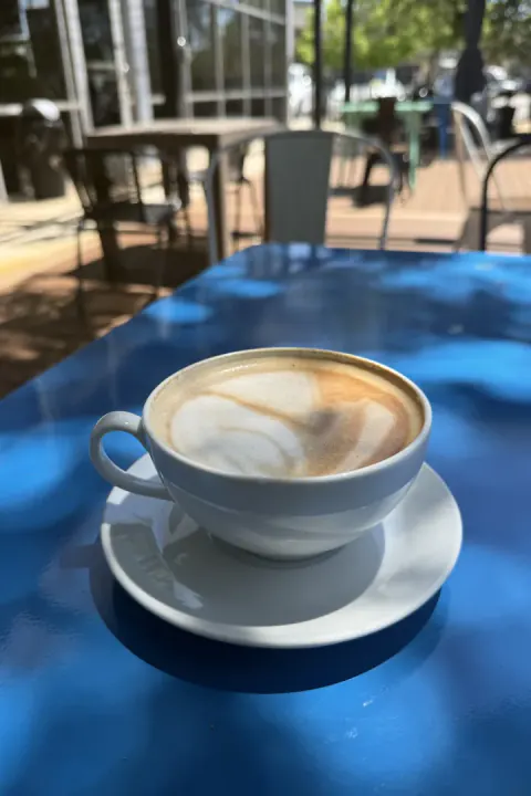 The original photo behind El Cafecito
